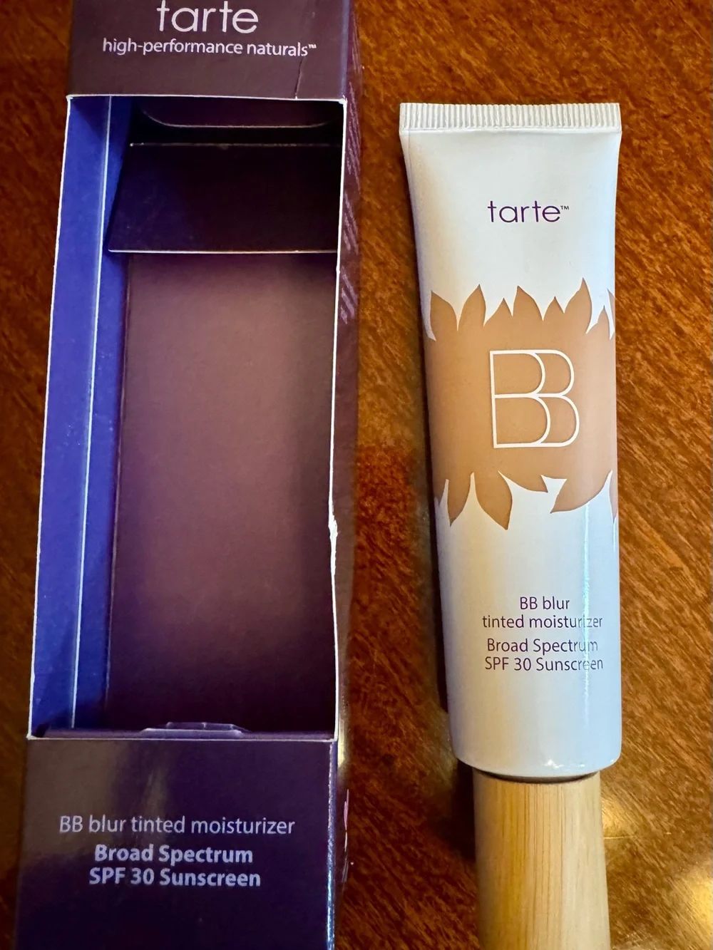 tarte BB Blur Tinted Moisturizer Foundation in Medium **New & Sealed**